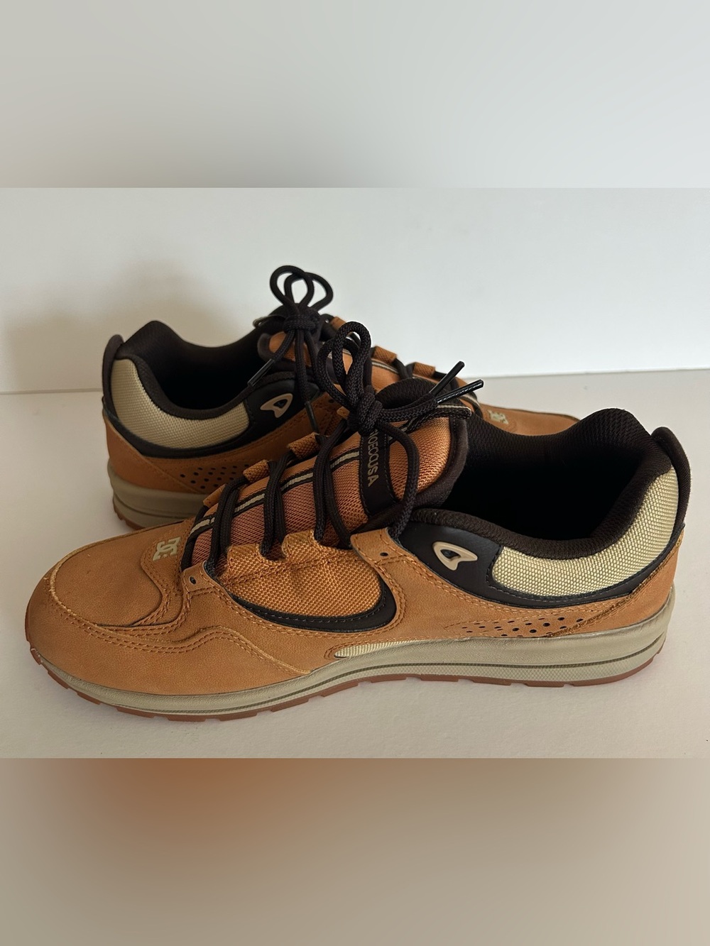 DC Men's Kalis Lite SE Tan and Black Skate Sneakers - Picture 8 of 9